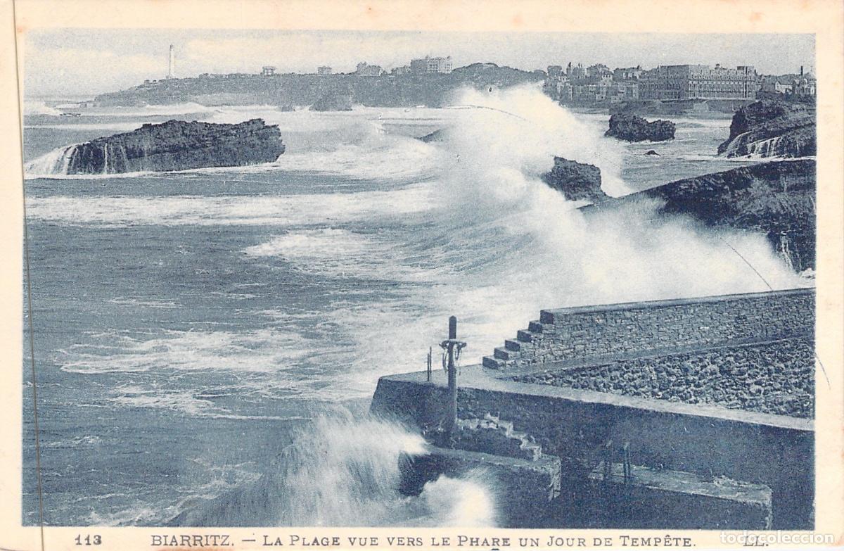 Postales: Postal de Biarritz: Playa y Faro en un D&iacute;a de Tormenta