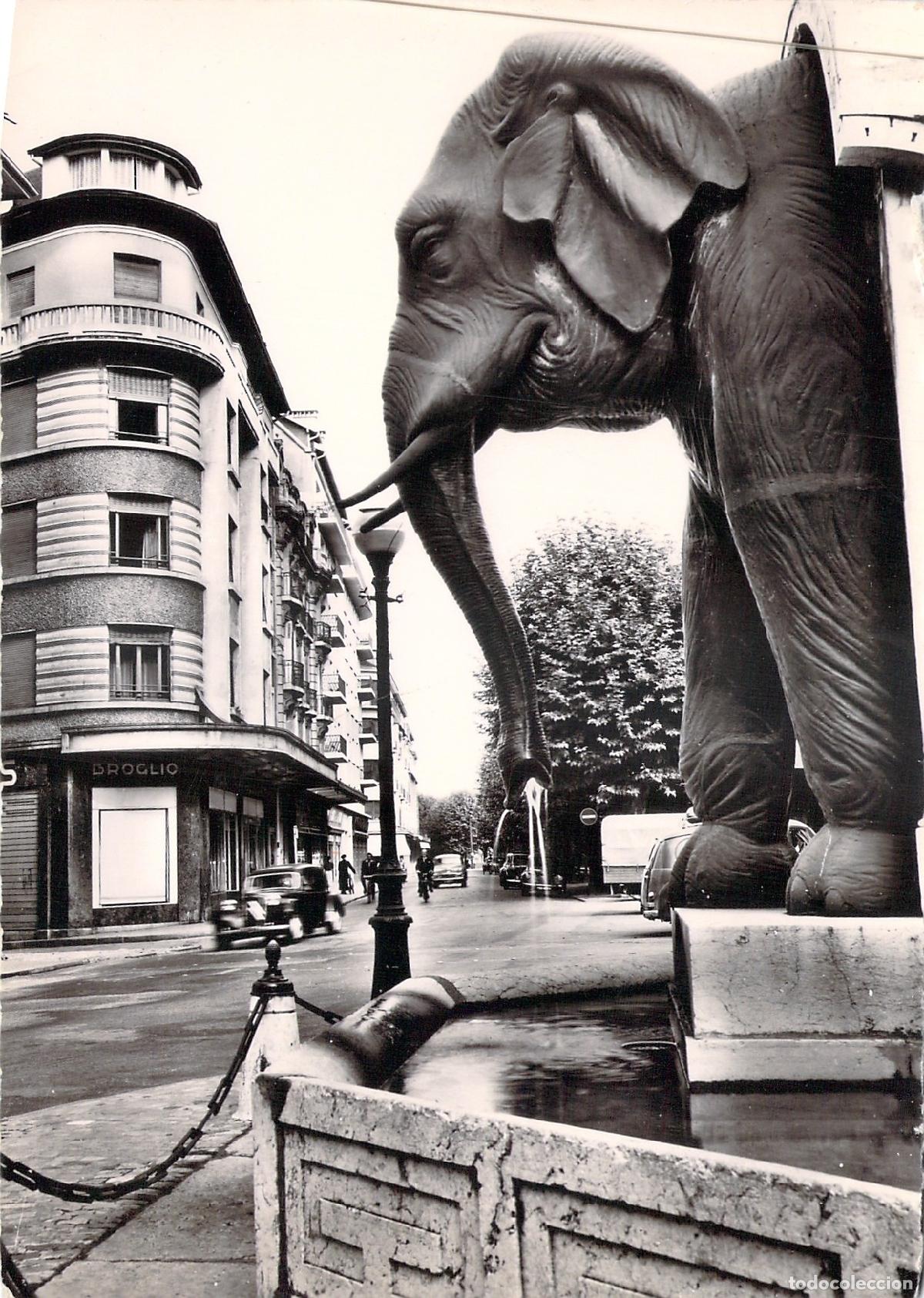 Postales: Postal de la Fuente de los Elefantes en Chamb&eacute;ry, Francia