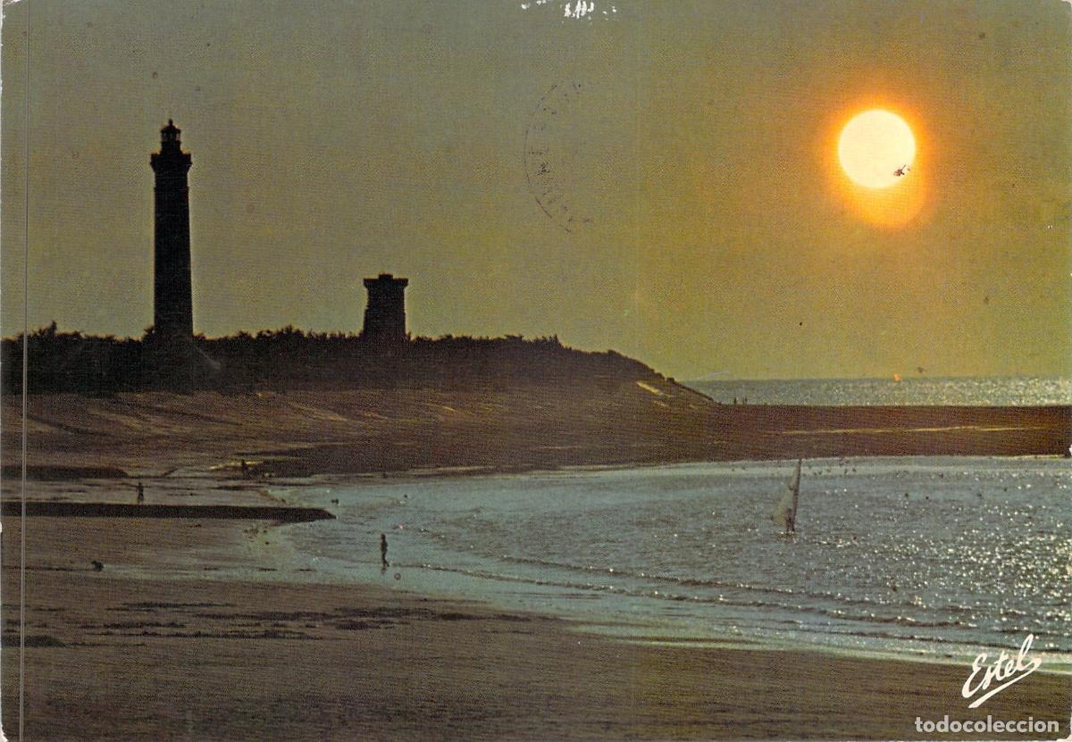 Postales: Postal del Faro de las Ballenas al Atardecer en la Isla de R&eacute;, Francia