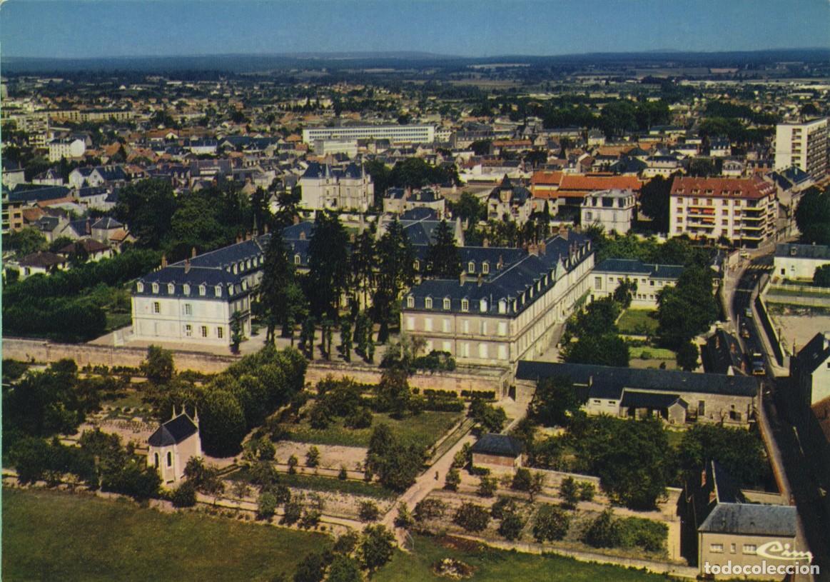 Postales: NEVERS (Ni&egrave;vre). France. Vue g&eacute;n&eacute;rale a&eacute;rienne. Le Couvent St. Gildard. Sin circular. ED. COMBIER I