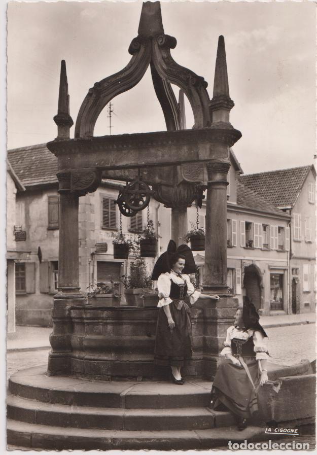 Postales: FRANCIA, L'ALSACE PITTORESQUE, LE PUITS DE ROSHEIM - ED. LA CIGOGNE - S/C