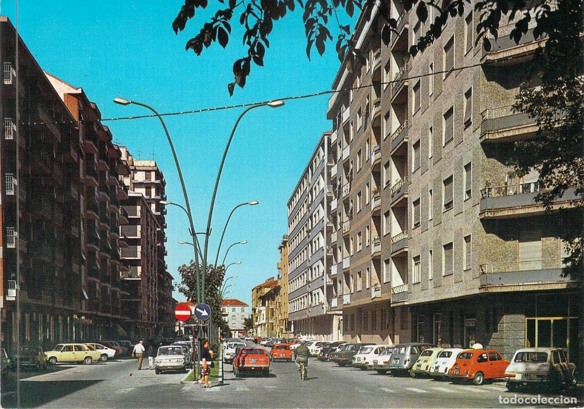 Postcards: Postal de Asti, Italia - Corso alla Vittoria y Paisaje Urbano