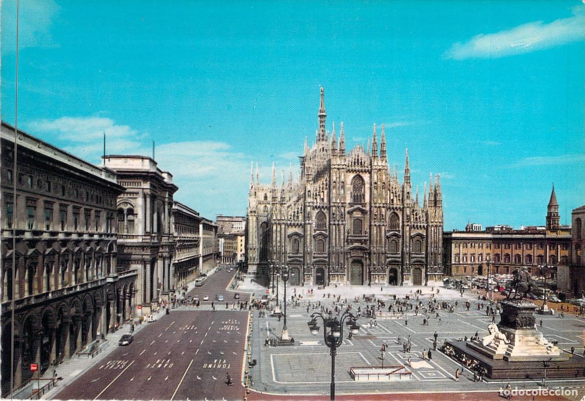 Postales: Postal de la Plaza del Duomo y Catedral de Mil&aacute;n, Italia