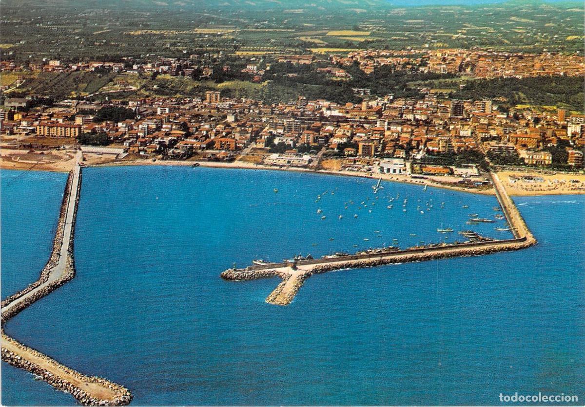 Postales: Postal de Giulianova Italia, Vista A&eacute;rea del Puerto y Panorama Urbano