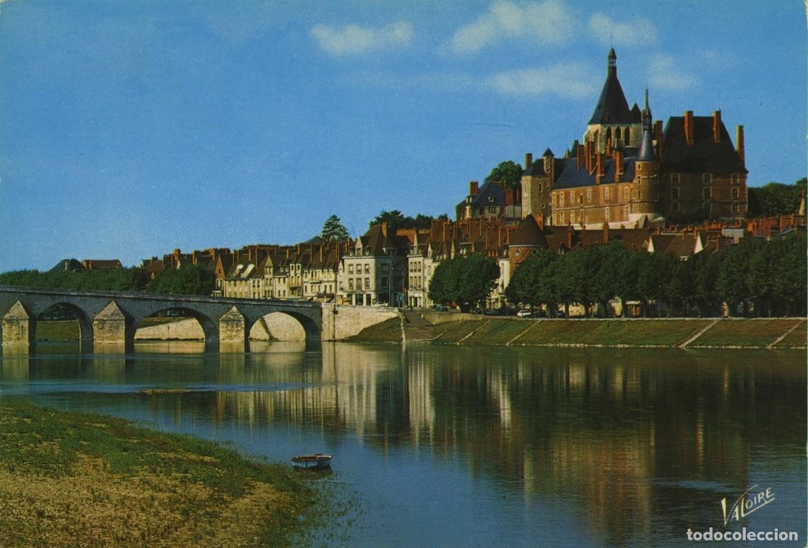 Postales: N&ordm; 4227-Les merveilles du Val de Loire. GIEN (Loiret). France. La Loire et le ch&acirc;teau (XVe si&egrave;cle).