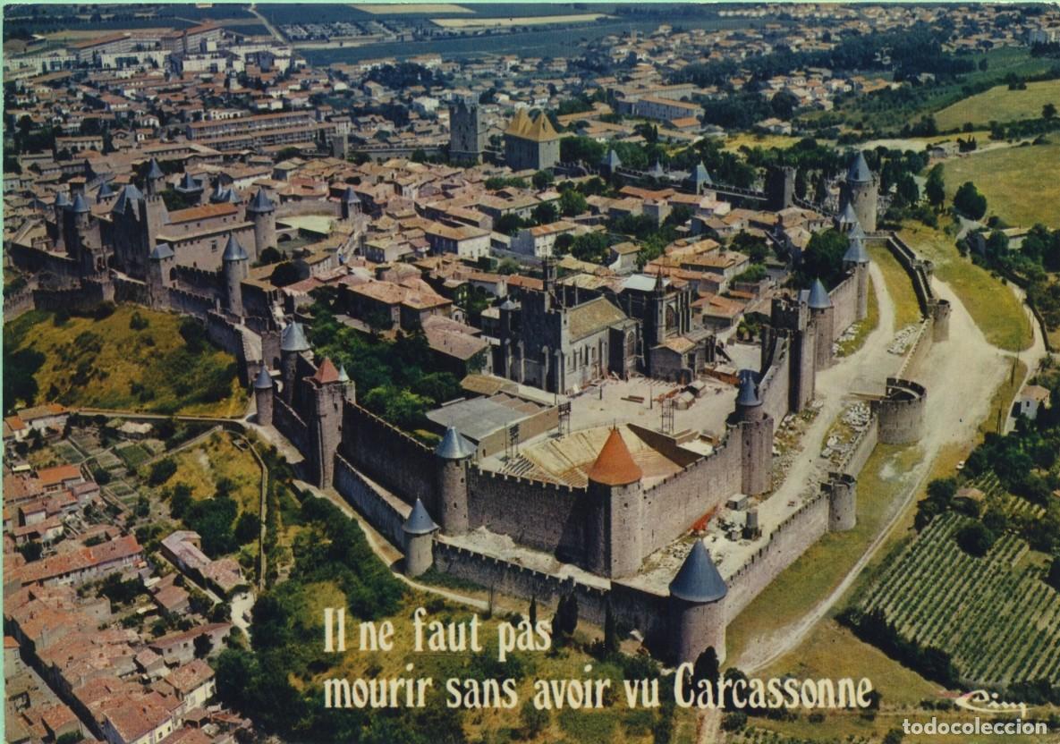 Postales: CARCASSONNE. France. Vue g&eacute;n&eacute;rale a&eacute;rienne de la cit&eacute;. En 1er plan, le the&acirc;tre antique r&eacute;nov&eacute;. Sin c