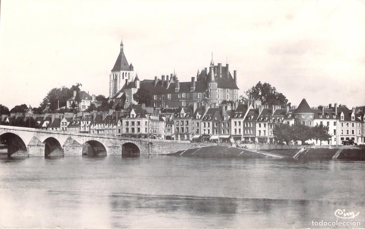 Cartes Postales: Postal de Gien: El Castillo y el Puente sobre el R&iacute;o Loira