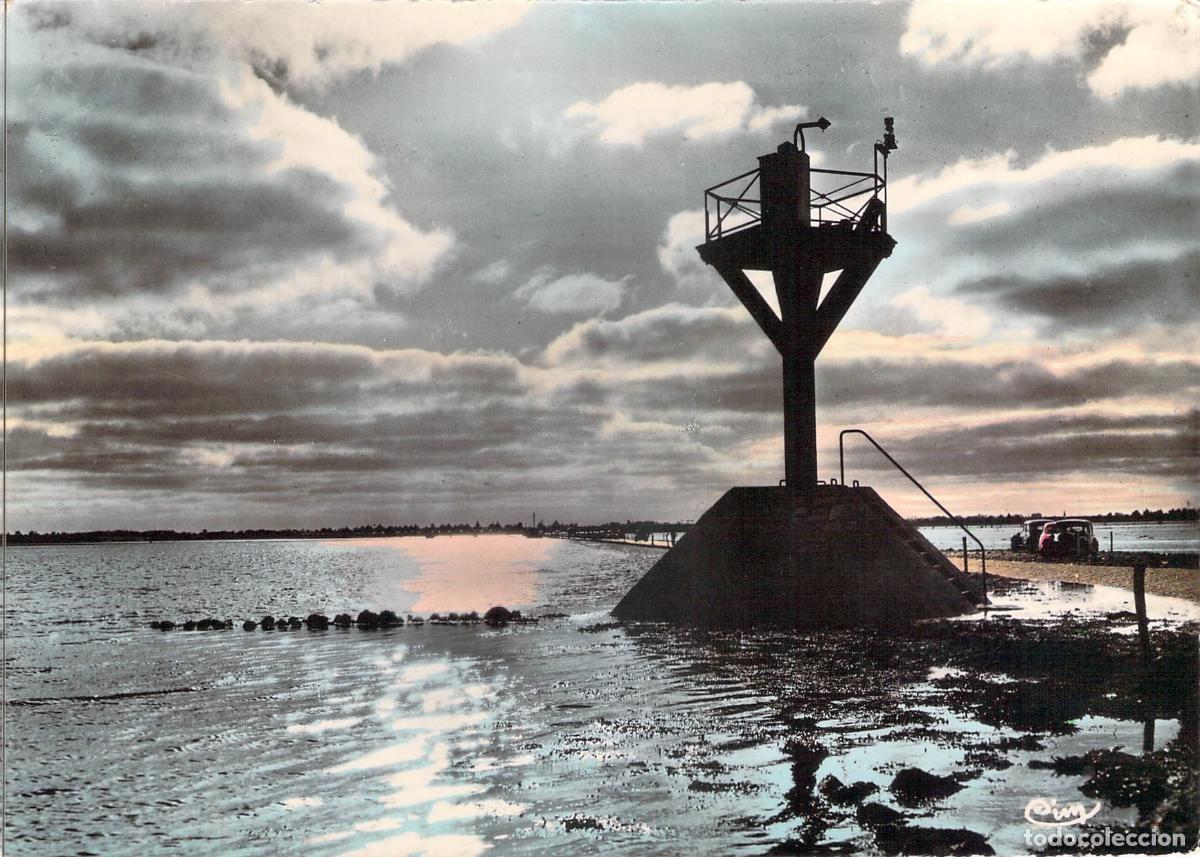 Postales: Postal de la Isla de Noirmoutier, Contraluz en el Gois, Vend&eacute;e