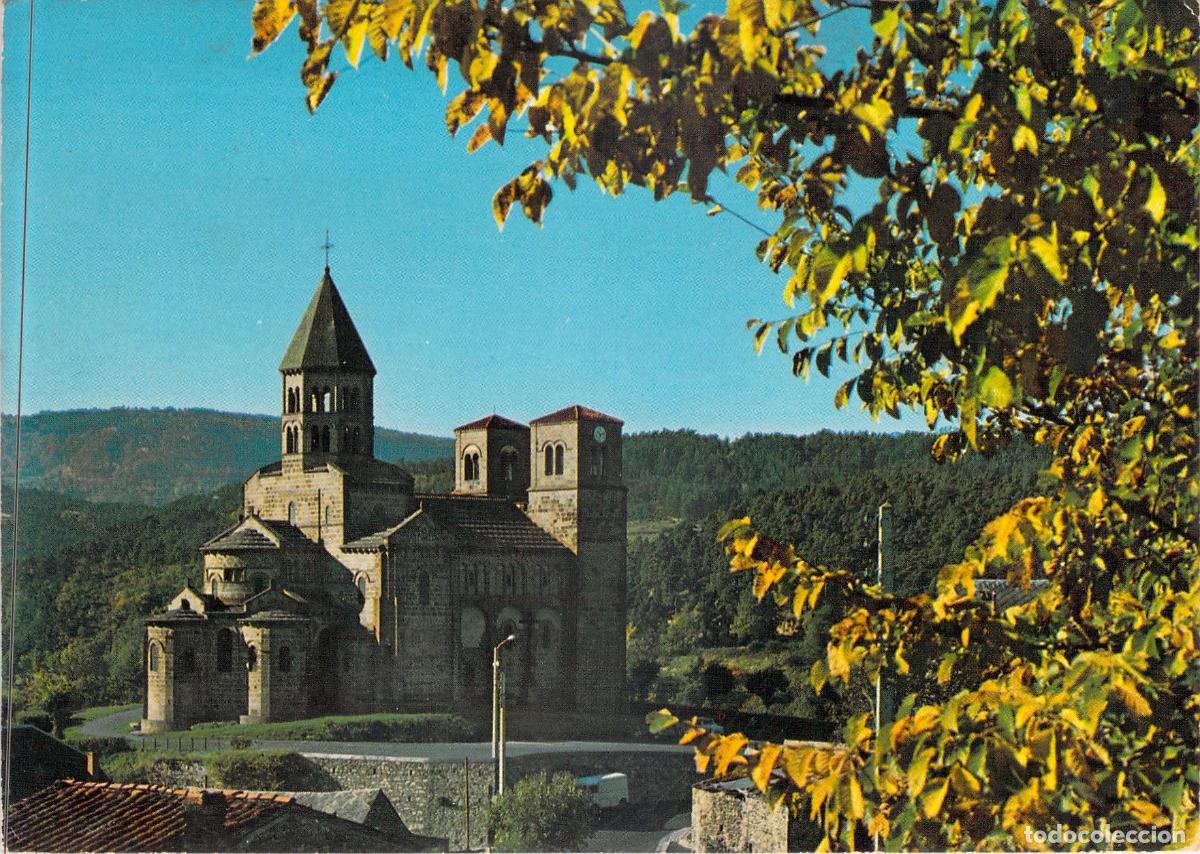 Postales: Postal de la Iglesia de Saint-Nectaire, Auvergne, Estilo Rom&aacute;nico