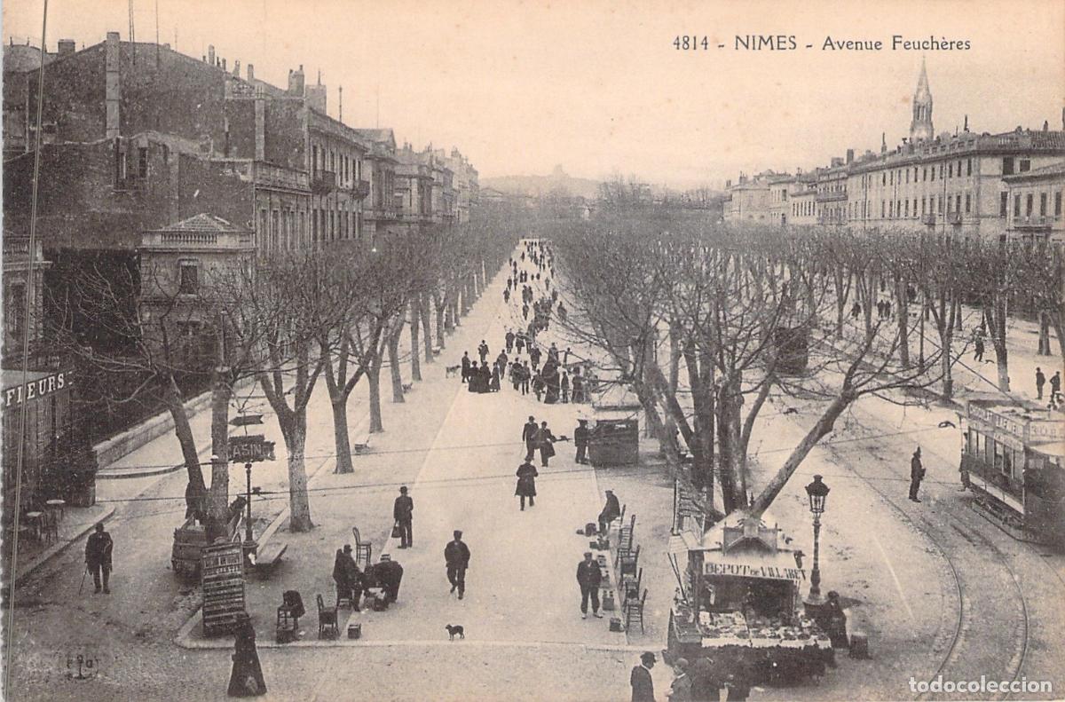 Cartoline: Postal de la Avenue Feuch&egrave;res en Nimes, Francia con Escena Urbana