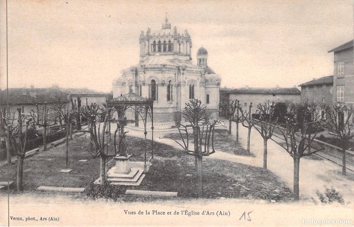 Postkarten: Postal de la Plaza y la Iglesia de Ars, Ain, Francia