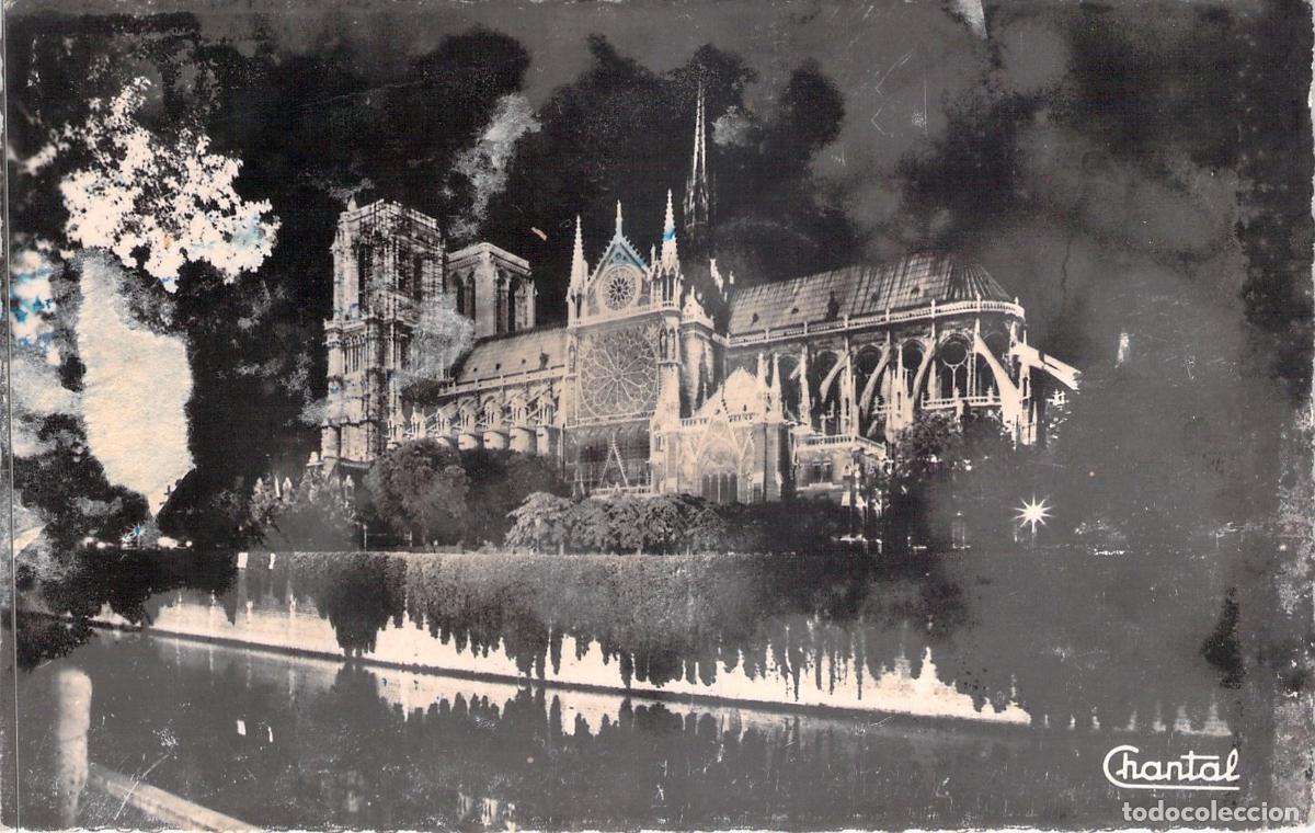Postales: Postal de la Catedral de Notre-Dame en Par&iacute;s Iluminada de Noche