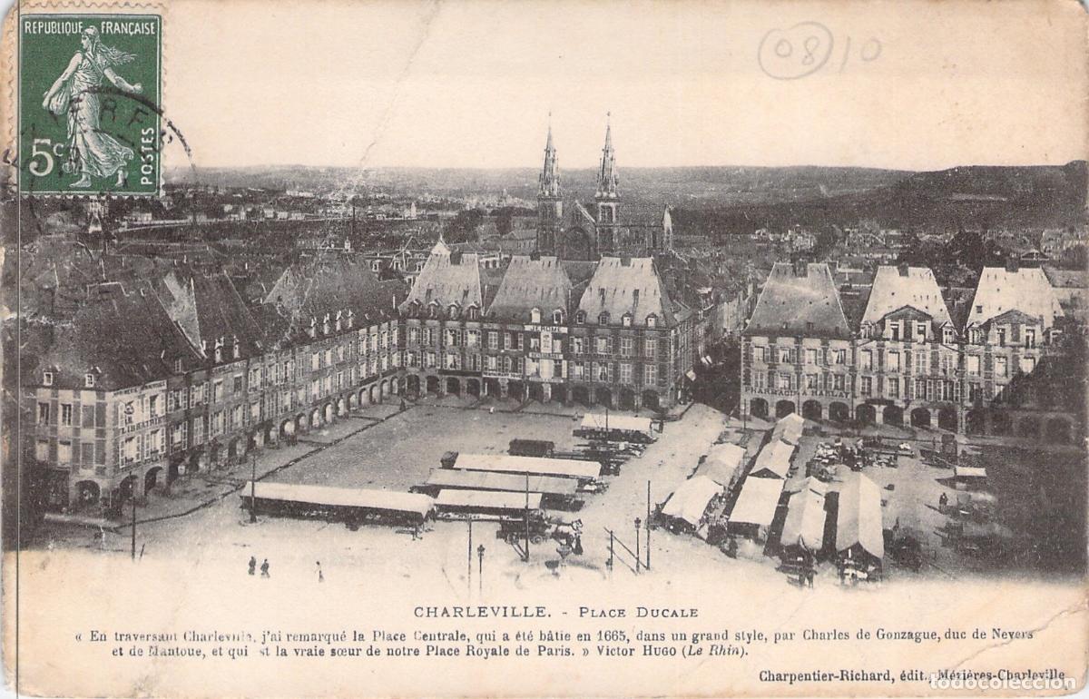 Postales: Postal de la Plaza Ducal en Charleville Francia