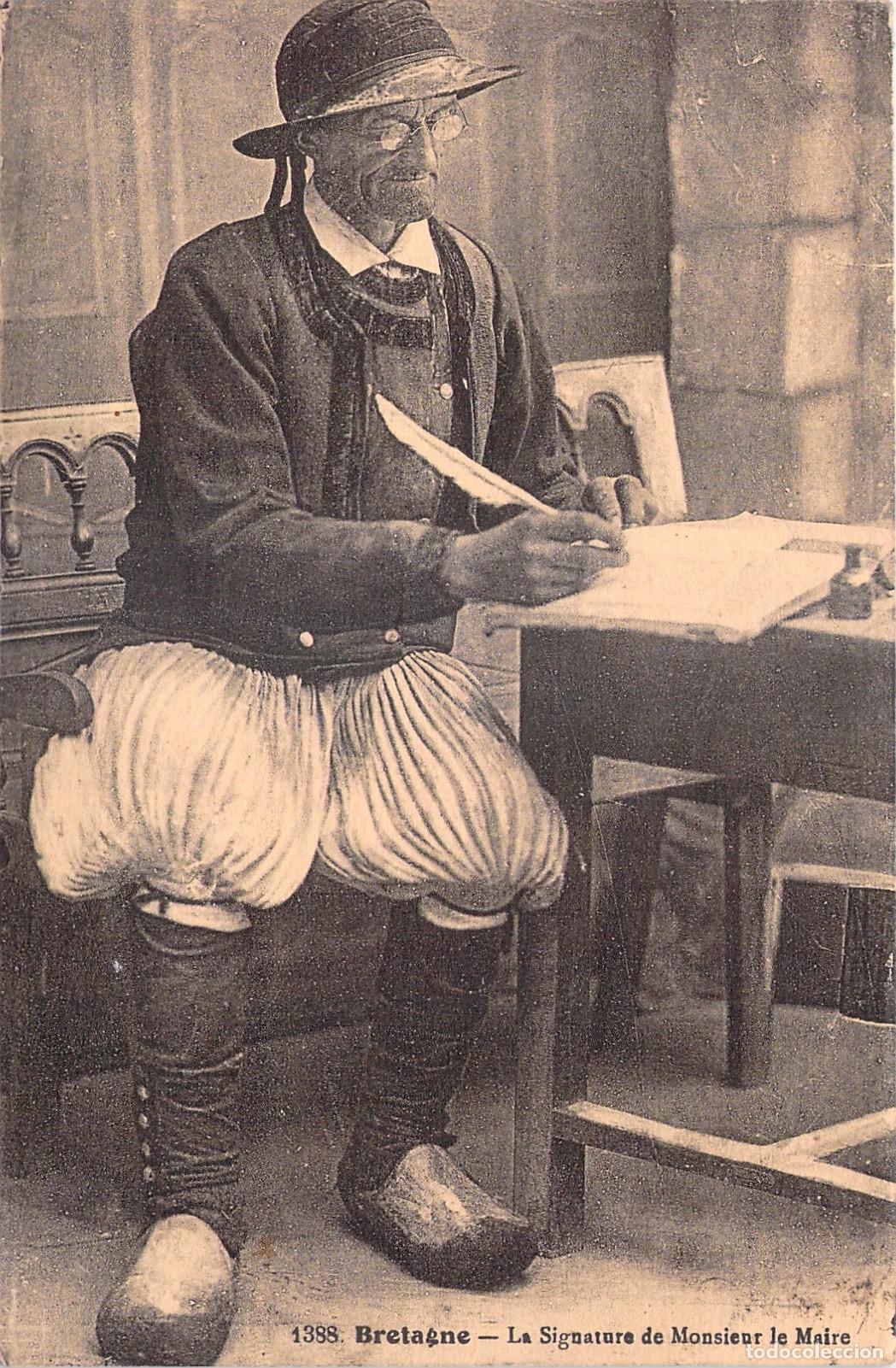 Postcards: Postal de Breta&ntilde;a - Firma del Alcalde con Traje Tradicional