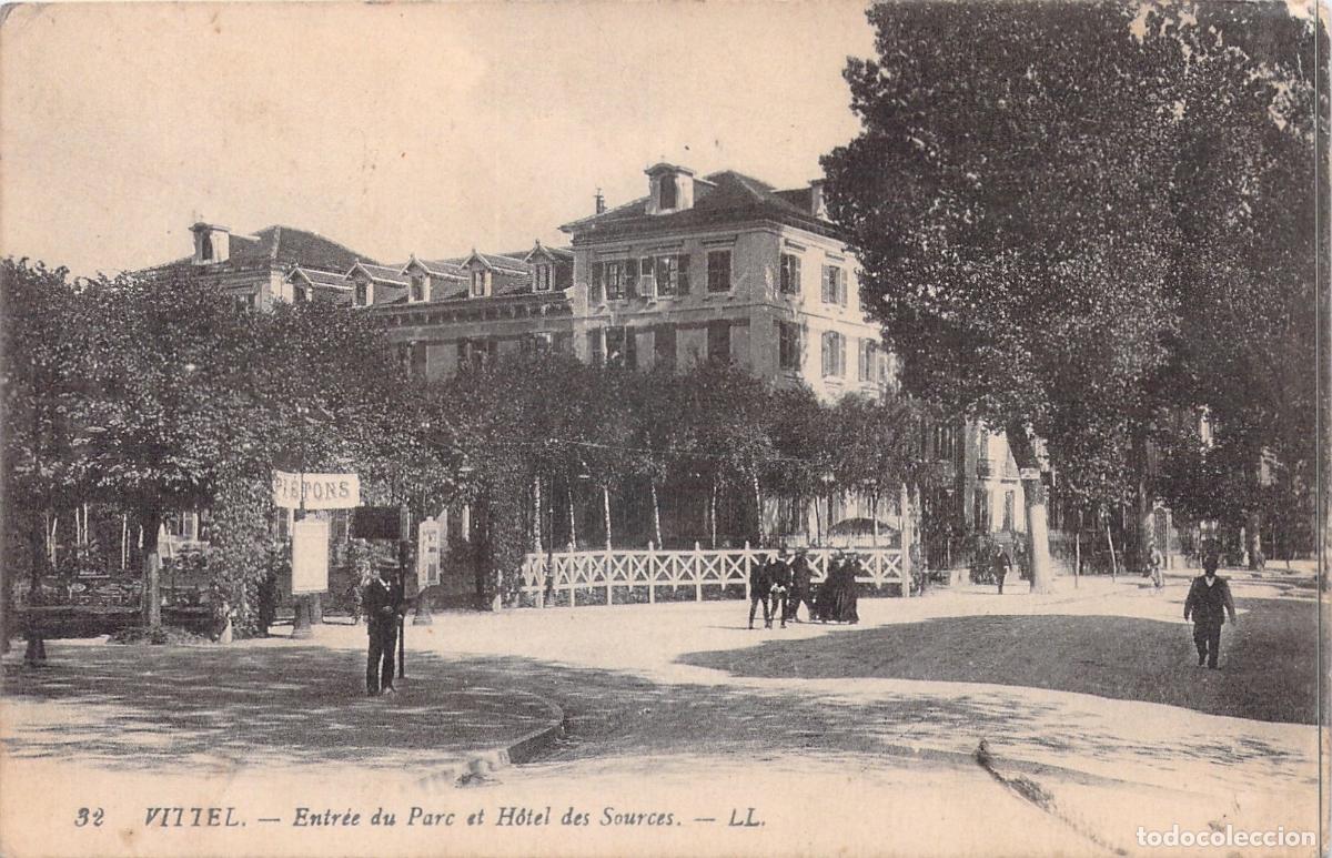 Postcards: Postal de la Entrada al Parque y Hotel des Sources en Vittel