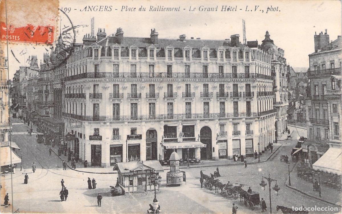 Postkarten: Postal de Angers: Place du Ralliement y el Grand H&ocirc;tel