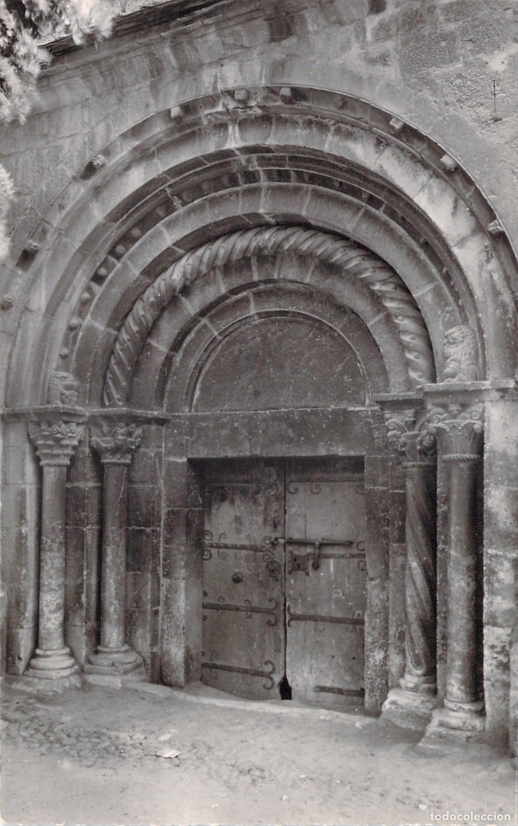 Postcards: Postal de Villefranche-de-Conflent: Portalada Rom&aacute;nica de la Iglesia