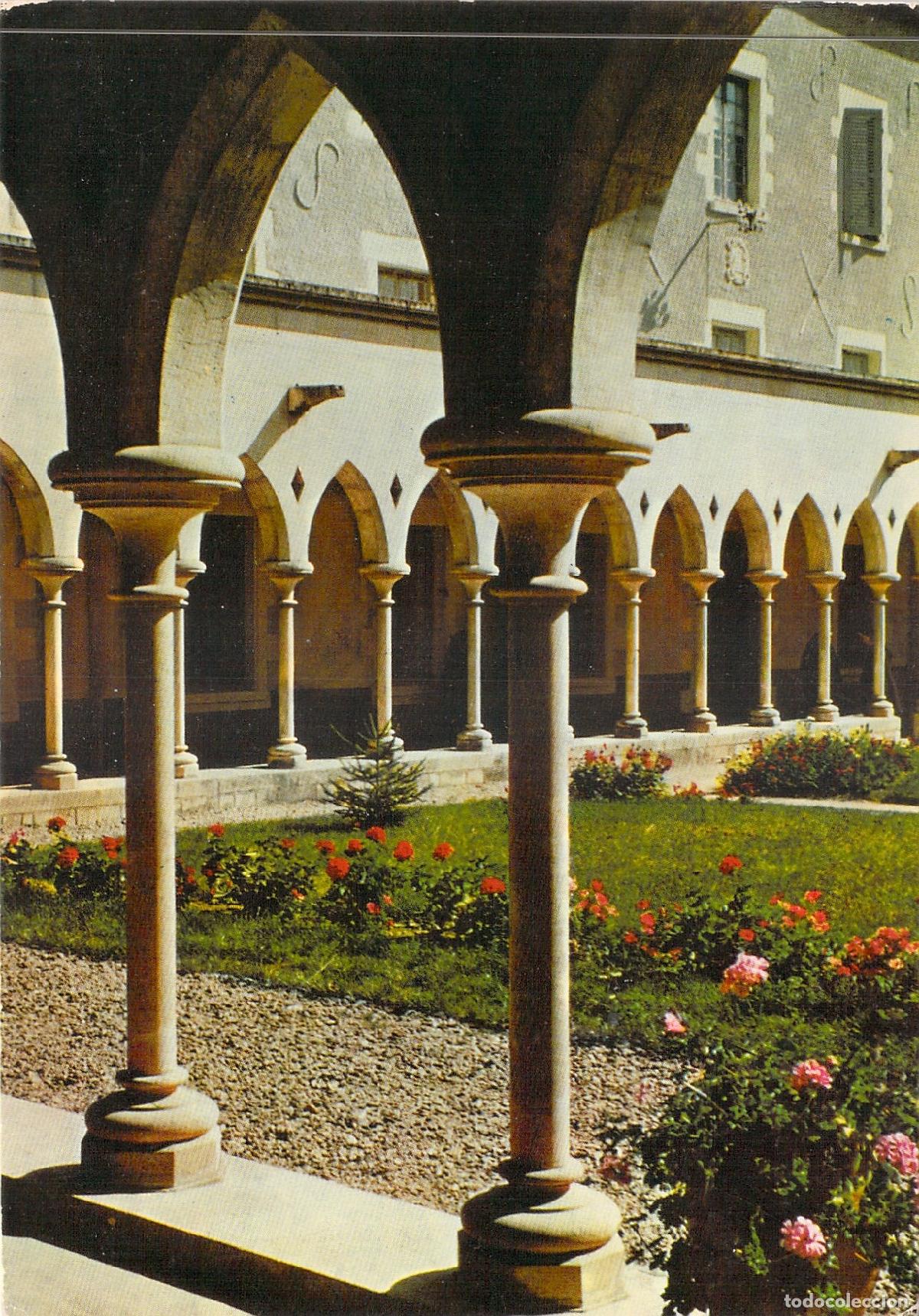 Postales: Postal del Claustro de la Maison-M&egrave;re en La Puye, Francia