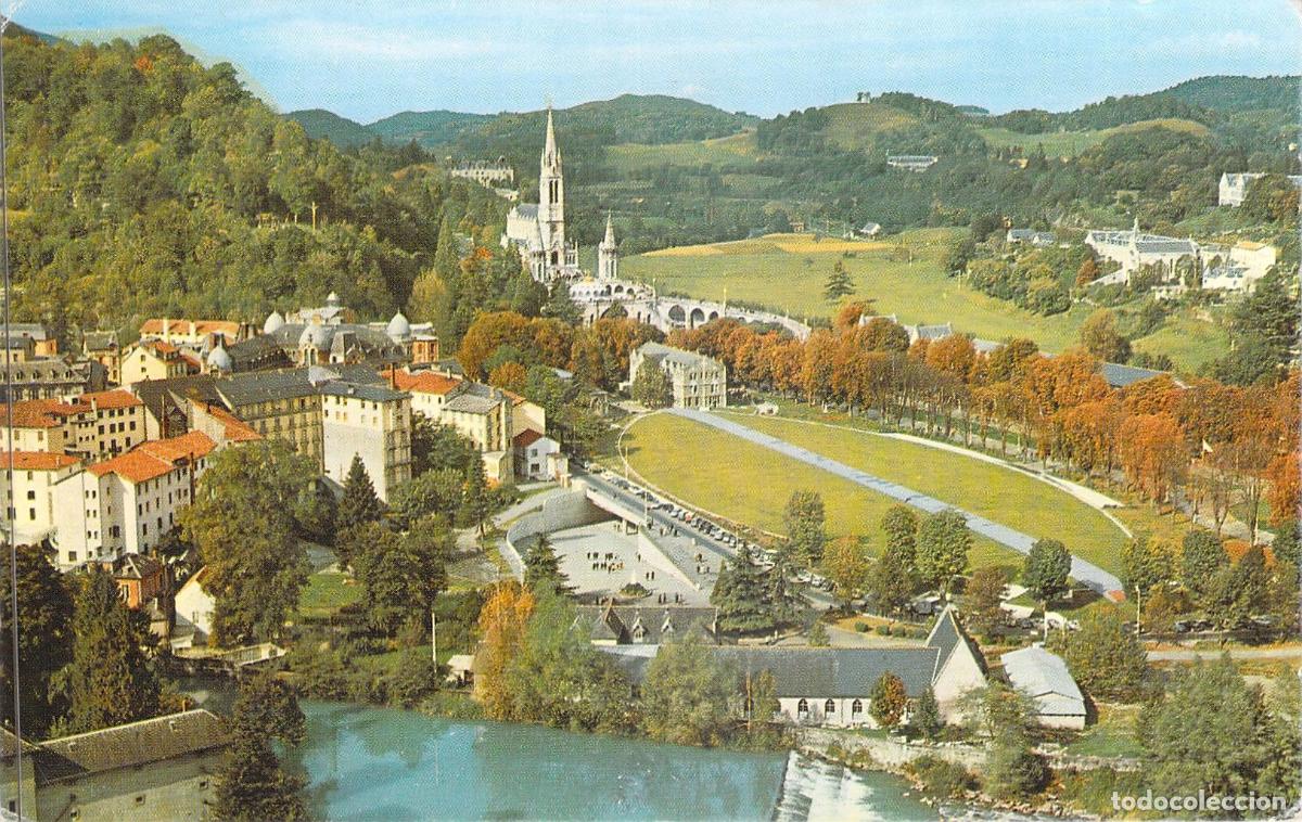 Postales: Postal de la Vista General de Lourdes en Francia
