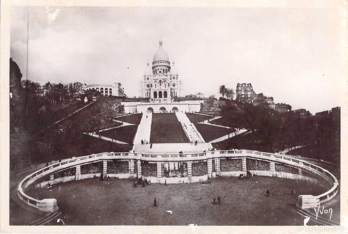 Postcards: Postal de la Bas&iacute;lica del Sacr&eacute;-C&oelig;ur y Escalera Monumental en Par&iacute;s