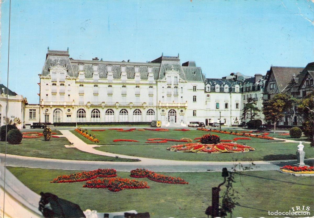 Postales: Postal de Cabourg: El Jard&iacute;n y el Grand H&ocirc;tel en Normand&iacute;a