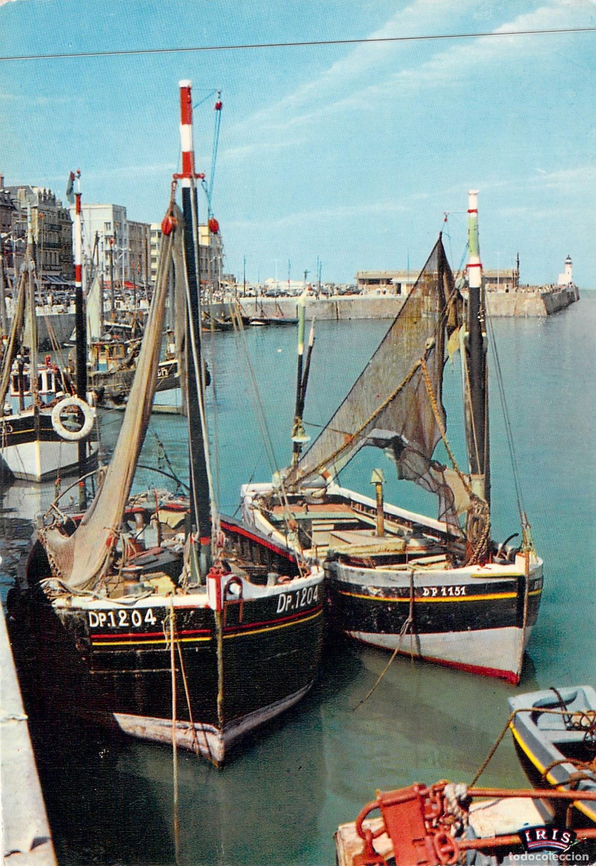 Postales: Postal de Le Tr&eacute;port Francia con Barcos de Pesca en el Puerto