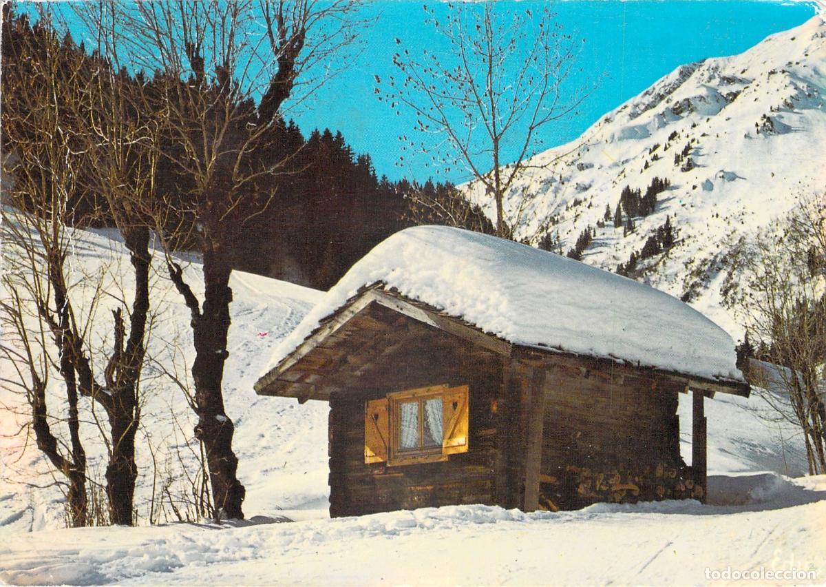 Postales: Postal de Peque&ntilde;o Chalet de Madera en la Monta&ntilde;a Nevada