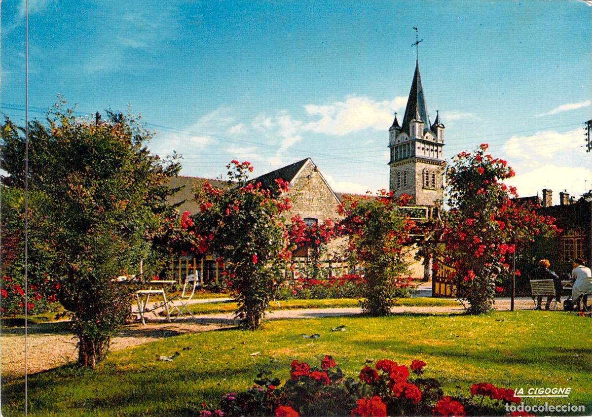 Postales: Postal de la Iglesia en Tess&eacute;-La-Madeleine y Jardines