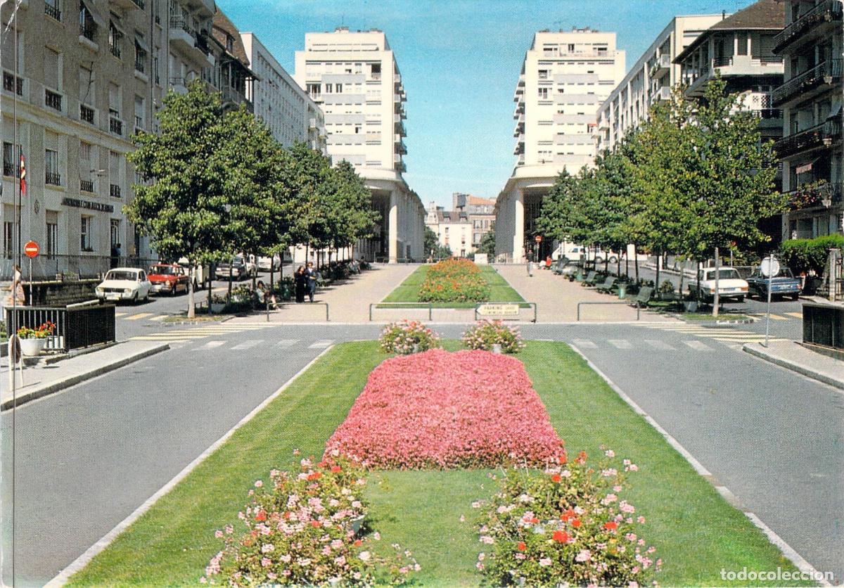 Postales: Postal de Pau: Plaza Aragon y el Palacio de los Pirineos en Francia