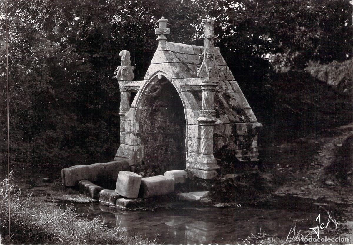 Postales: Postal de la Fuente Sagrada de Saint-V&eacute;nec en Briec, Breta&ntilde;a