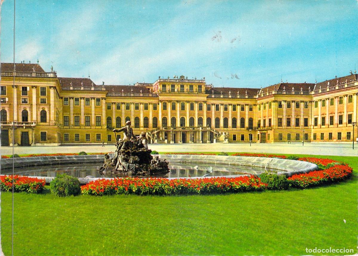 Postales: Postal de Viena: Palacio de Sch&ouml;nbrunn con Fuente en el Jard&iacute;n