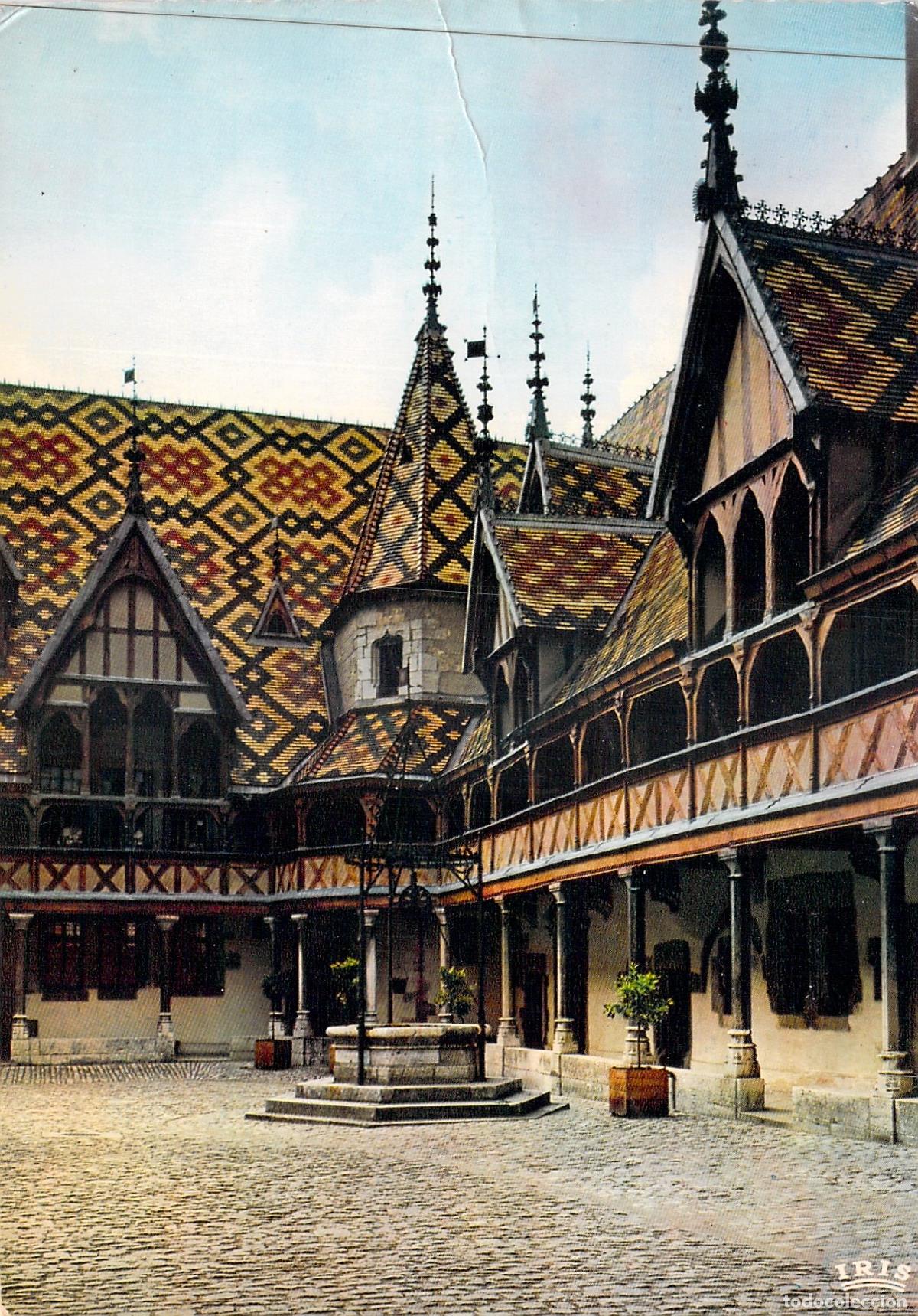 Postkarten: Postal de la Cour d'Honneur del H&ocirc;tel-Dieu en Beaune, Francia