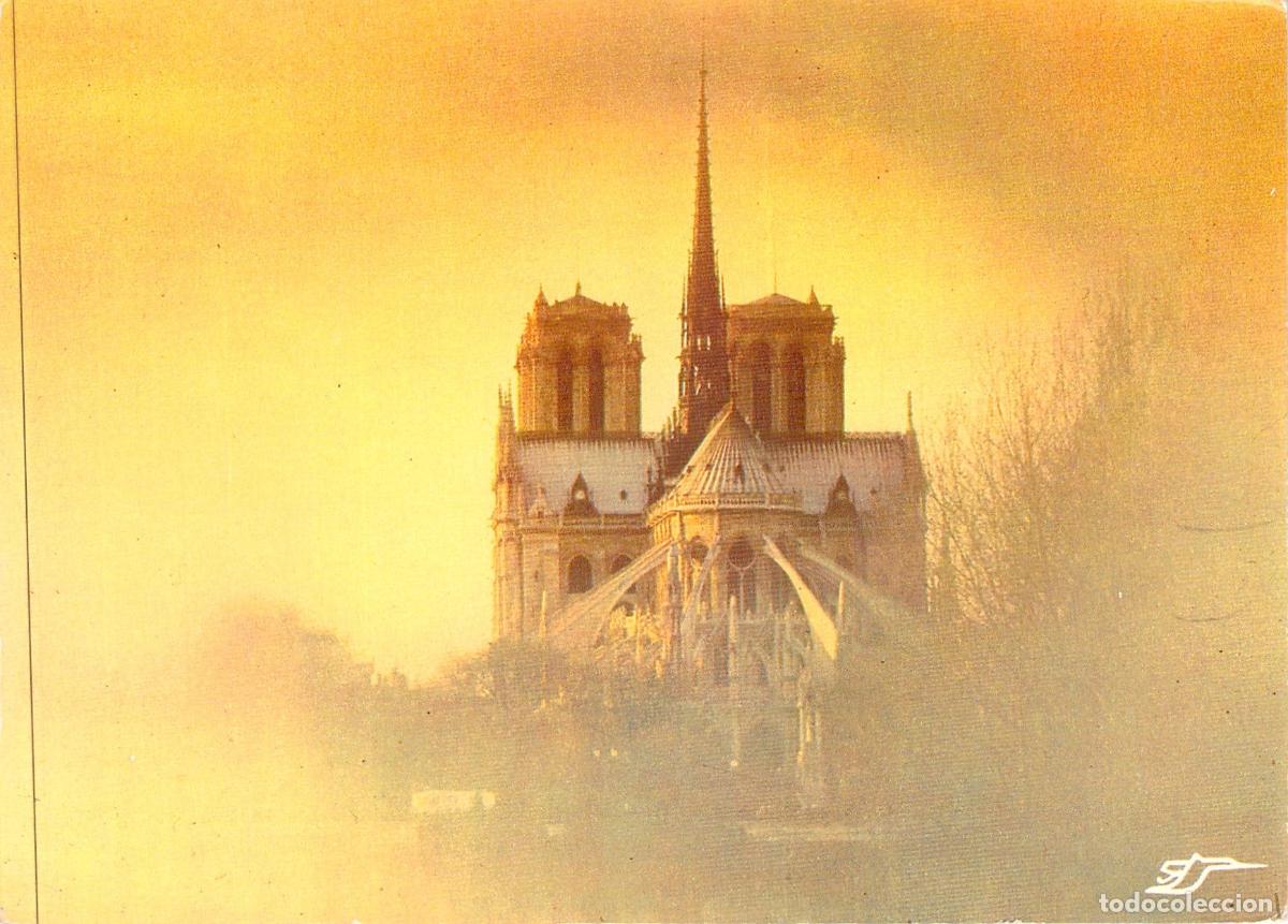 Postales: Postal de la Catedral de Notre-Dame en Par&iacute;s al Atardecer