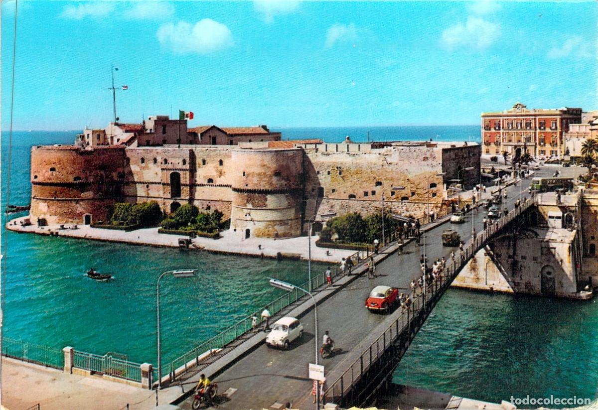 Postkarten: Postal de Taranto Italia con el Puente Giratorio y Castillo Aragon&eacute;s