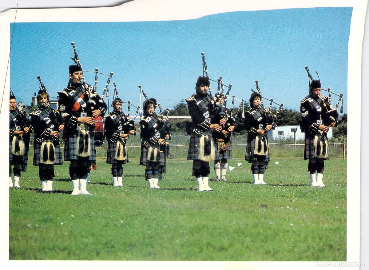 Postales: Postal de la Banda de Gaitas de Stornoway, Escocia