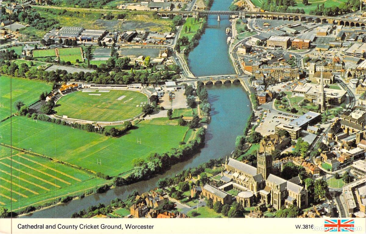 Postales: Postal de Worcester: Catedral y Campo de Cr&iacute;quet (Vista A&eacute;rea)