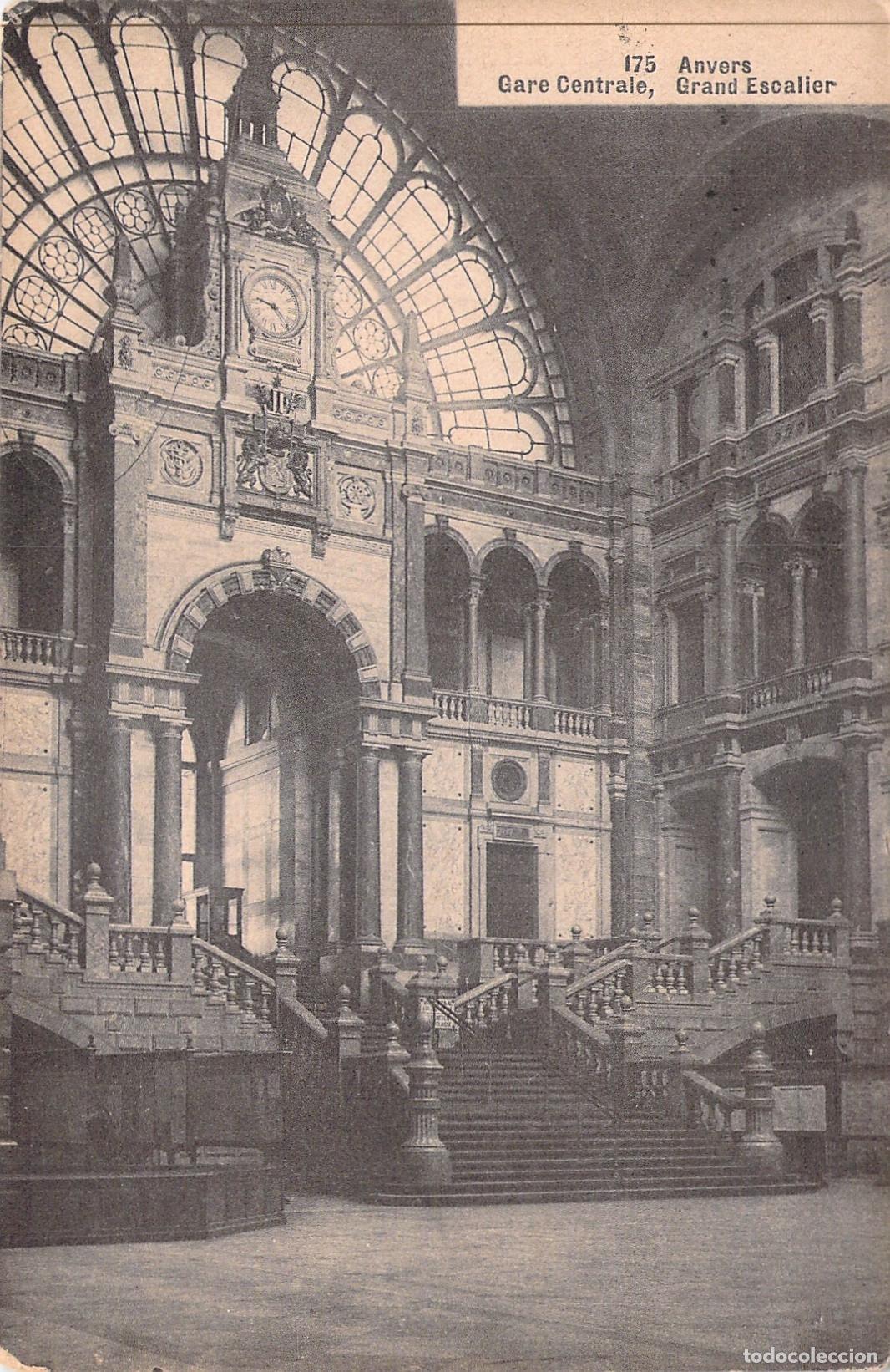 Postales: Postal de la Gran Escalera en la Estaci&oacute;n Central de Amberes