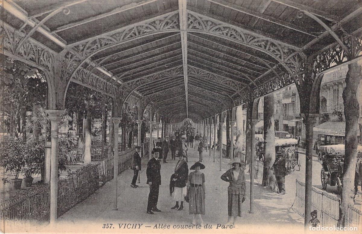 Postales: Postal de la All&eacute;e Couverte du Parc en Vichy, Francia