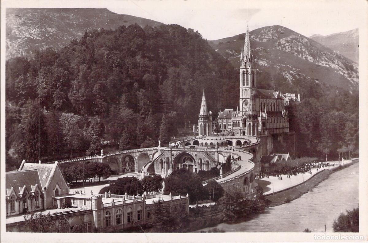 Postales: Postal de la Bas&iacute;lica de Lourdes en Francia