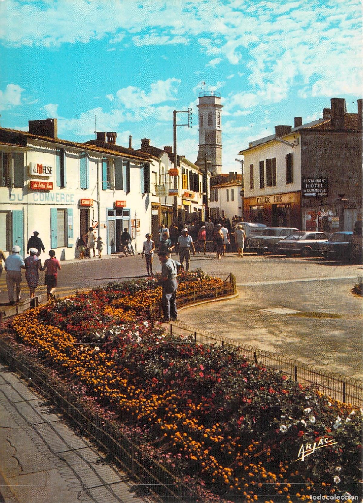 Postales: Postal de Saint-Pierre-d'Ol&eacute;ron Isla de Ol&eacute;ron Francia Calle con Flores