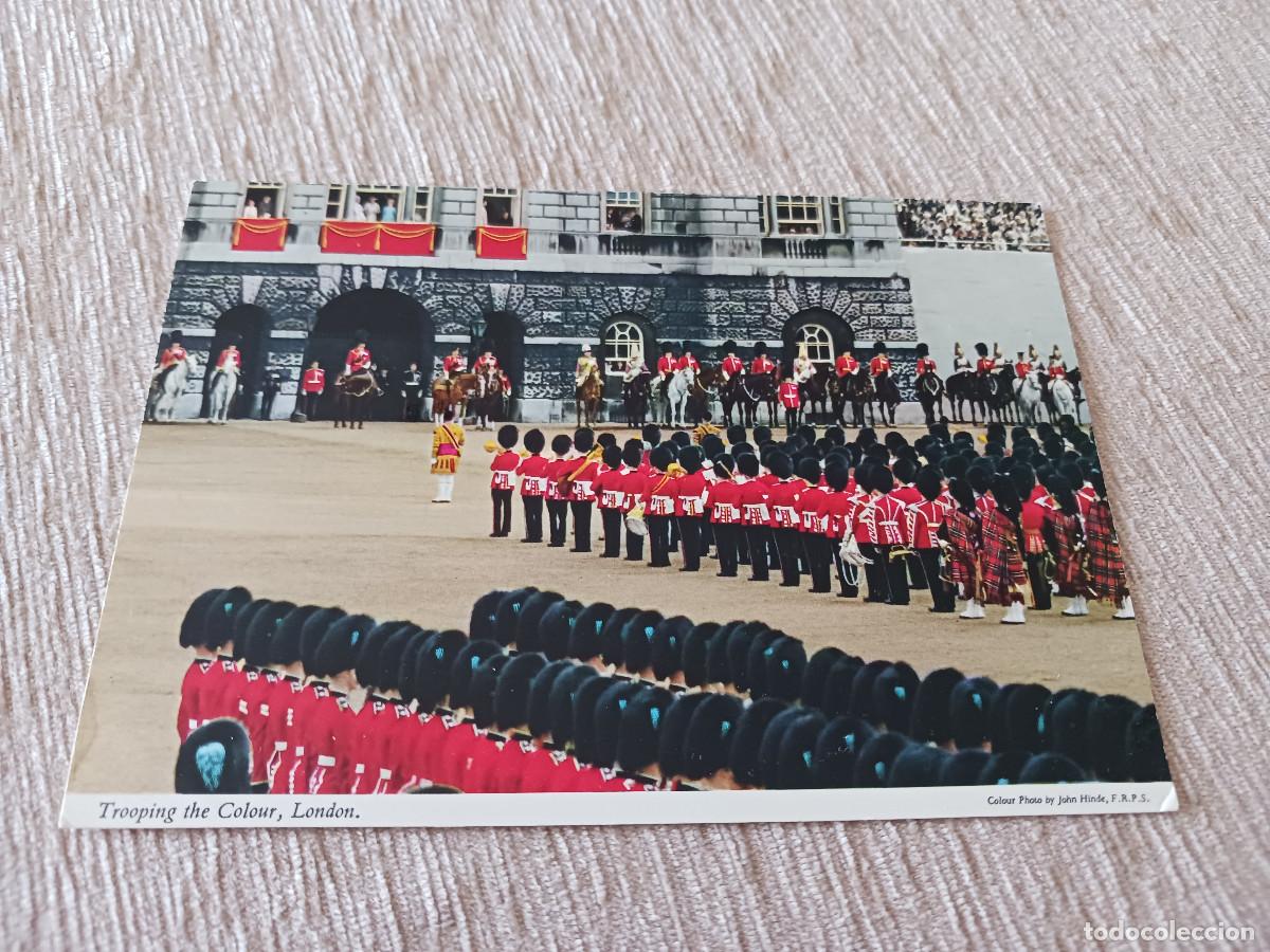 Postales: trooping the coleur, londres, ed. john hinde
