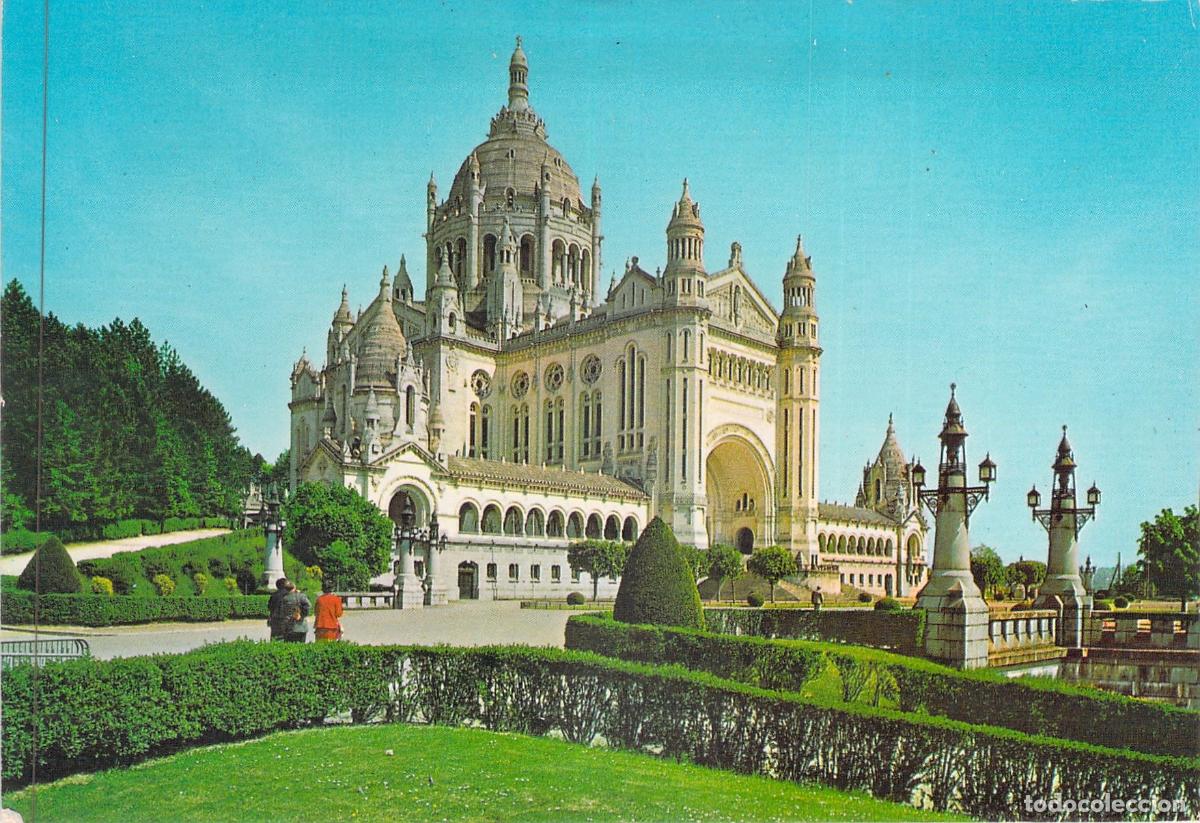 Postales: Postal de la Bas&iacute;lica de Santa Teresa en Lisieux, Francia