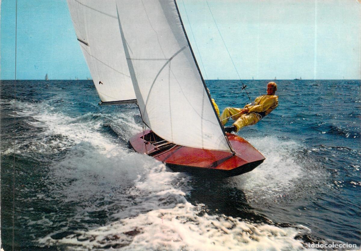Postales: Postal de Velero Navegando con Deportista en Trapecio
