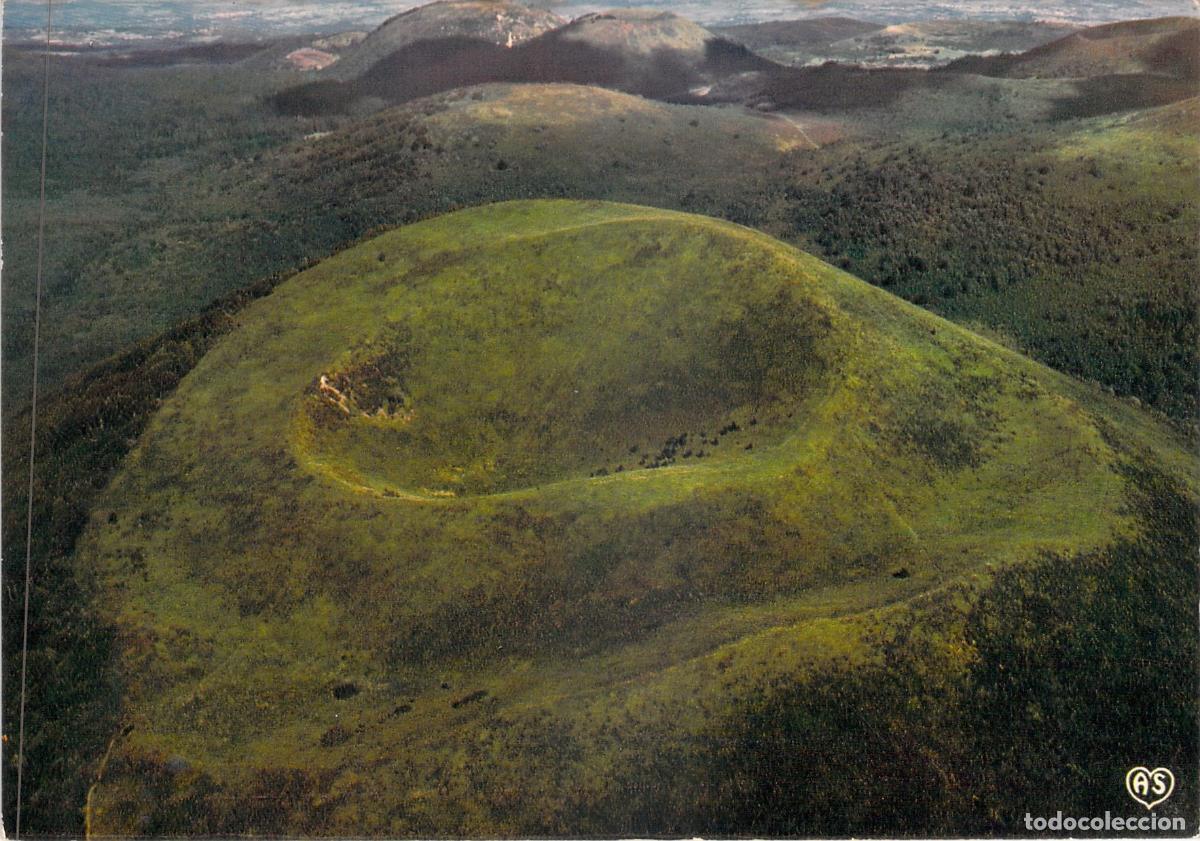 Postales: Postal de la Cadena de Volcanes Puy de C&ocirc;me, Auvernia