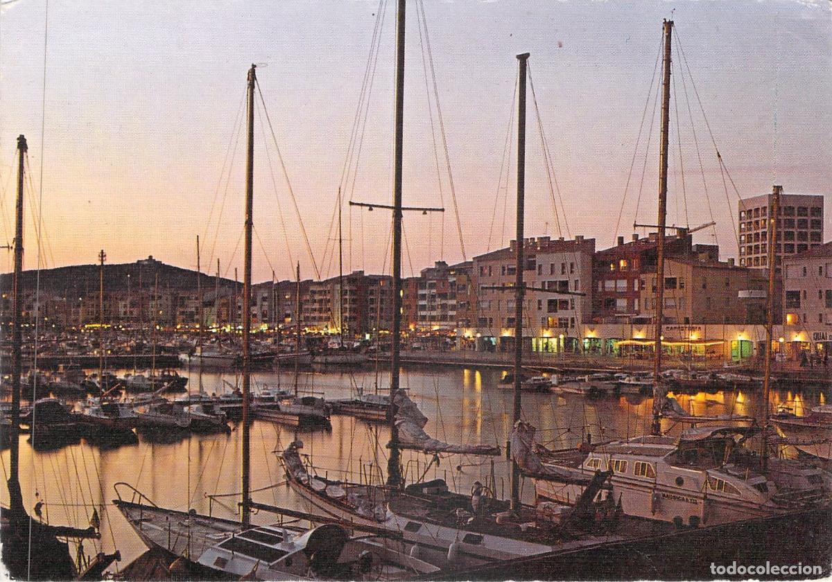 Postales: Postal de Cap d'Agde al Atardecer con Barcos en el Puerto