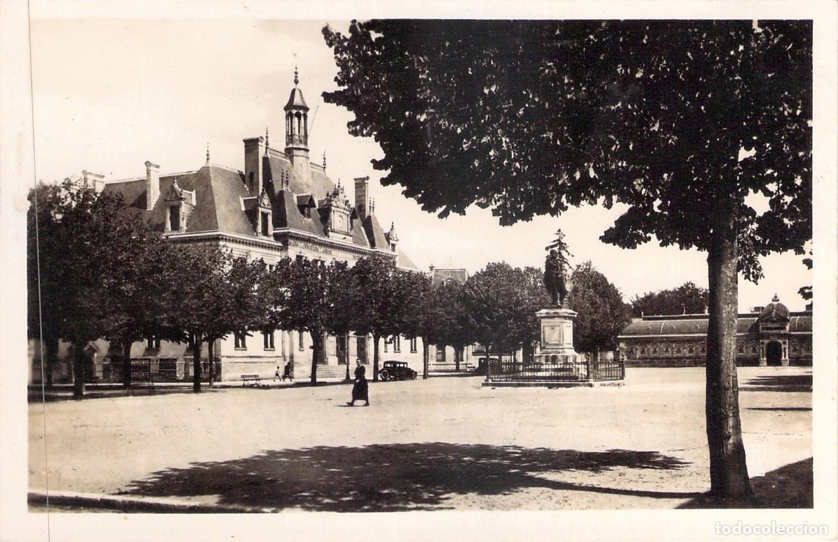 Postales: Postal de la Plaza del Ayuntamiento de Saint-Jean-d'Ang&eacute;ly