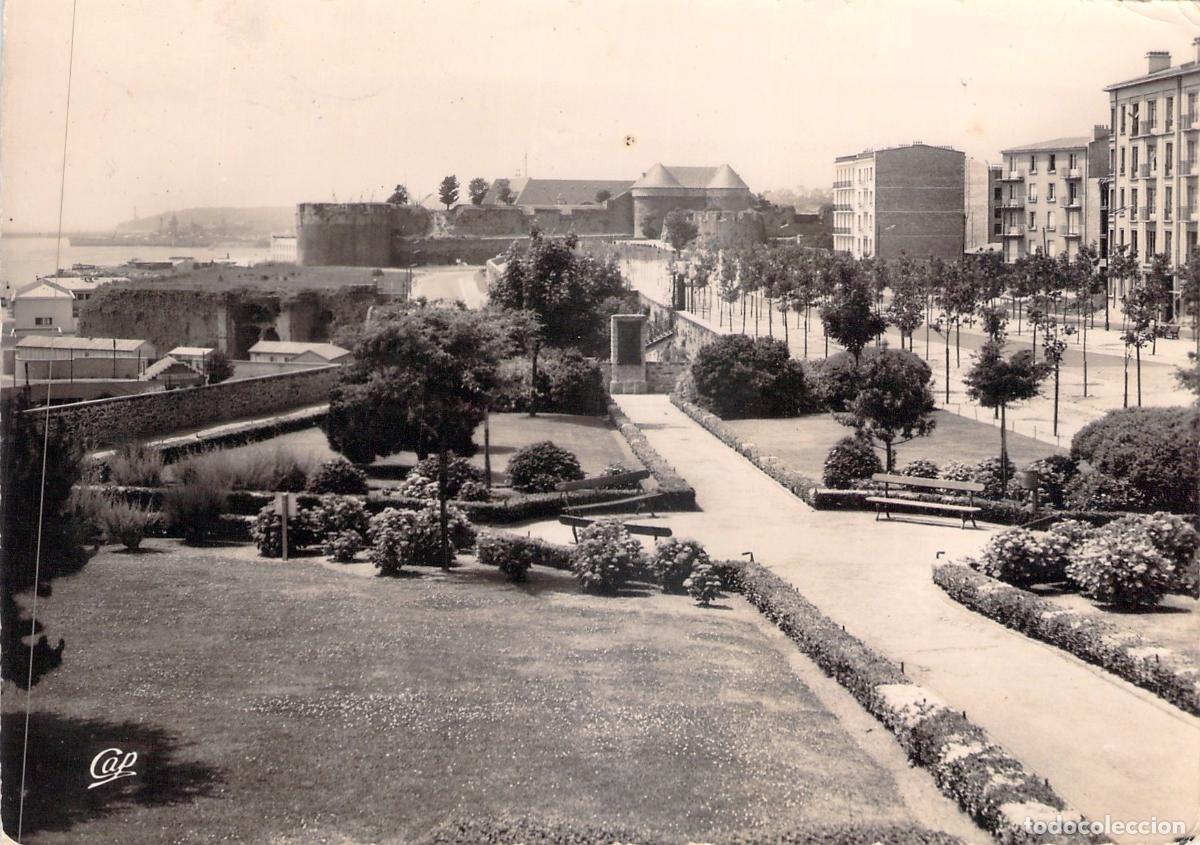 Postales: Postal de Brest - Vista de Cours Dajot y el Castillo