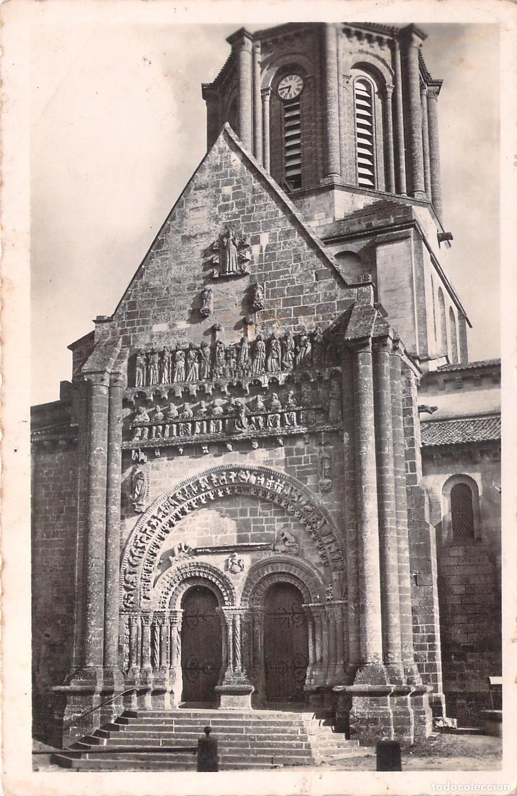 Postais: Postal del Portal de la Iglesia de Vouvant en Vend&eacute;e