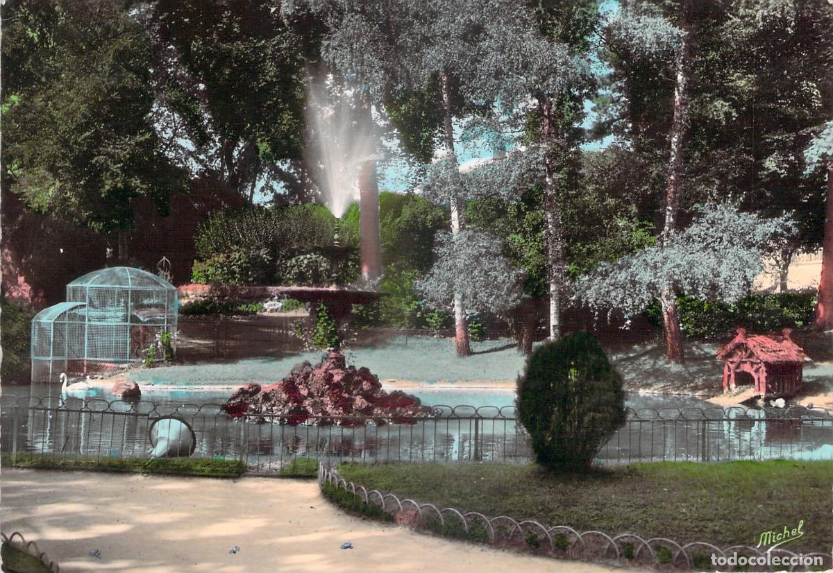 Postales: Postal de Aurillac Cantal Le Square con Fuente y Estanque