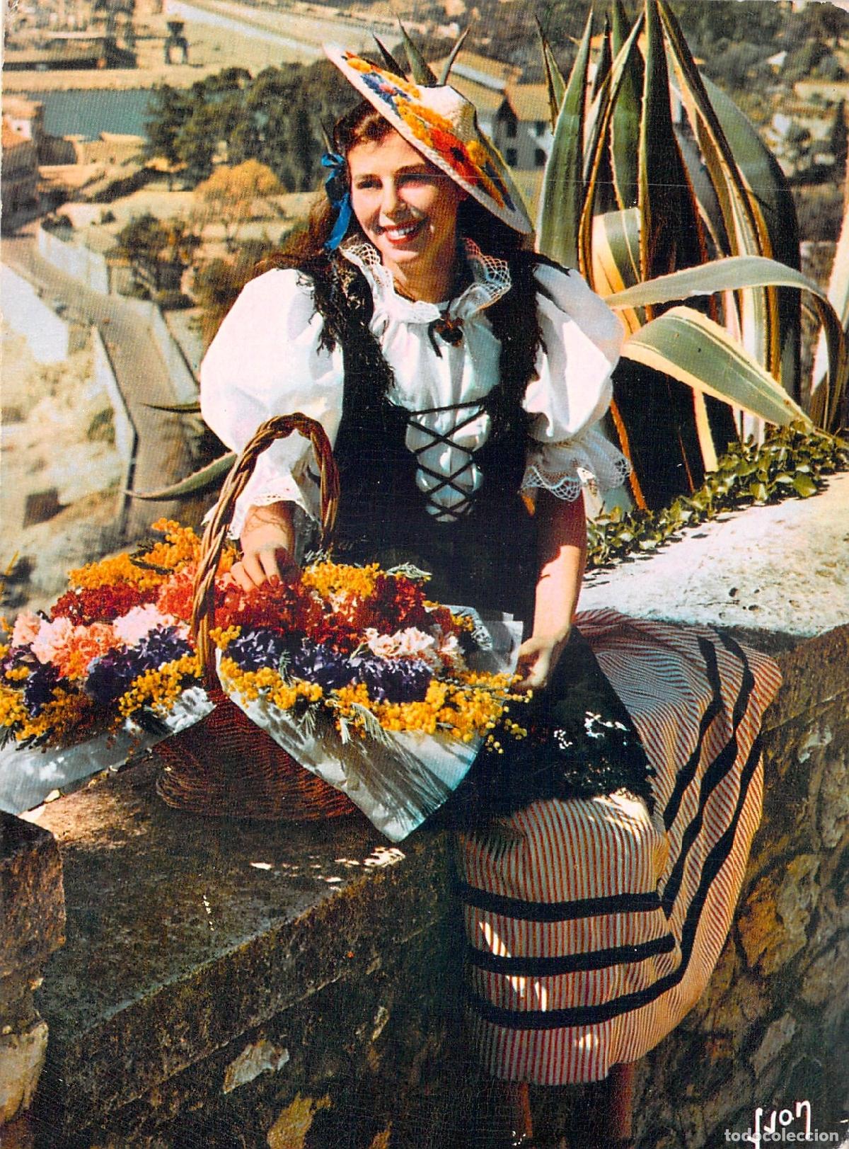 Postales: Postal de Mujer con Traje Tradicional y Flores en Niza, Costa Azul